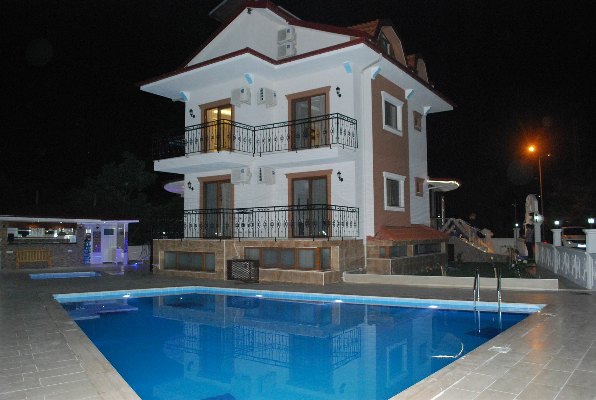 Funda Hotel เกอเจค ภายนอก รูปภาพ